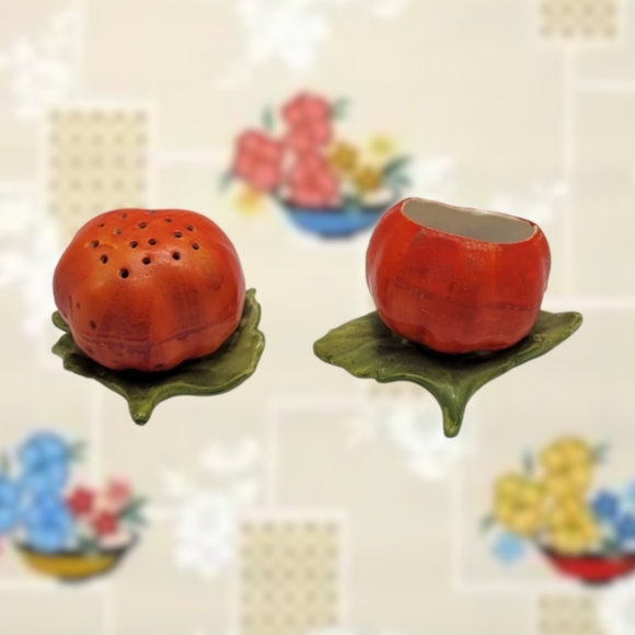Vintage MCM Ceramic Tomato Pepper Shaker And Salt Cellar - Picture 3 of 9
